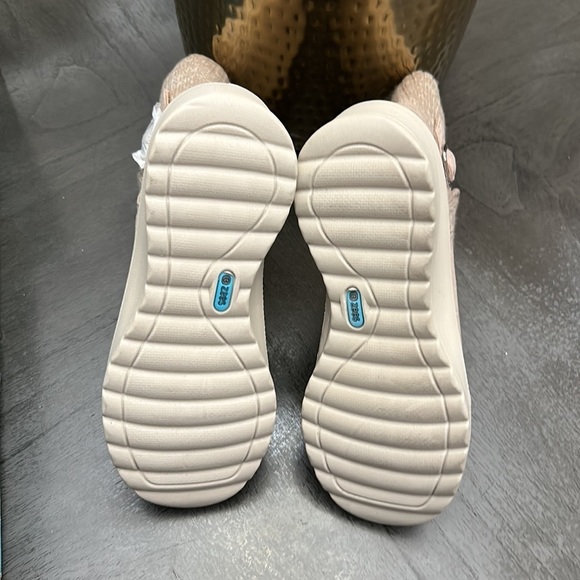 Women's BZEES Gloria Booties (WIDE) - Picture 4 of 11